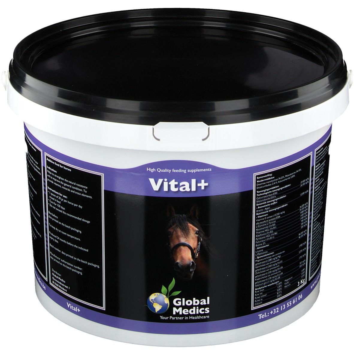 Seau blanc avec couvercle noir. Inscription "Vital+" et logo. Image d'une tête de cheval. Texte en plusieurs langues.