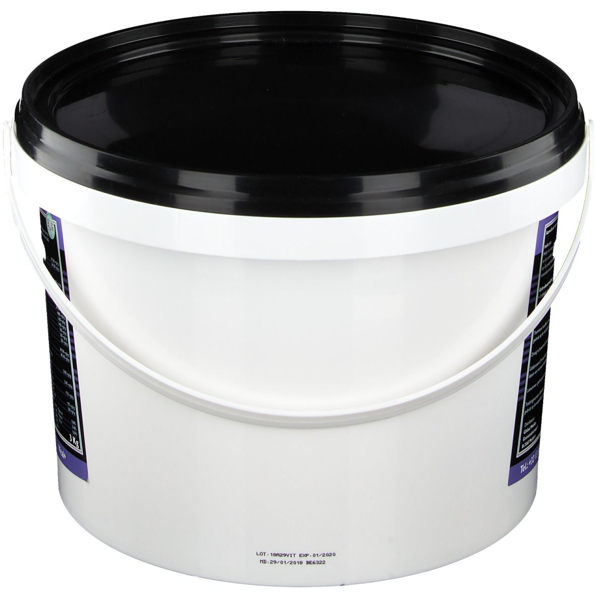 Seau blanc avec couvercle noir et anse. Inscription "Vital+". Texte avec ingrédients et informations nutritionnelles. 3 kg.