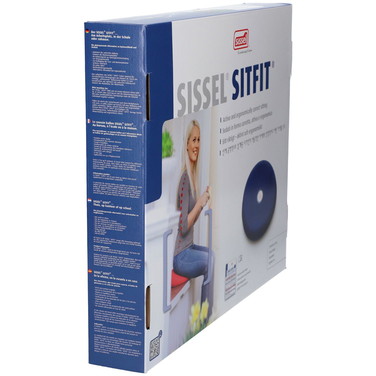 Emballage du coussin Sissel Sitfit. Coussin rond bleu avec trou. Femme assise sur coussin rouge. Texte: Sissel Sitfit.