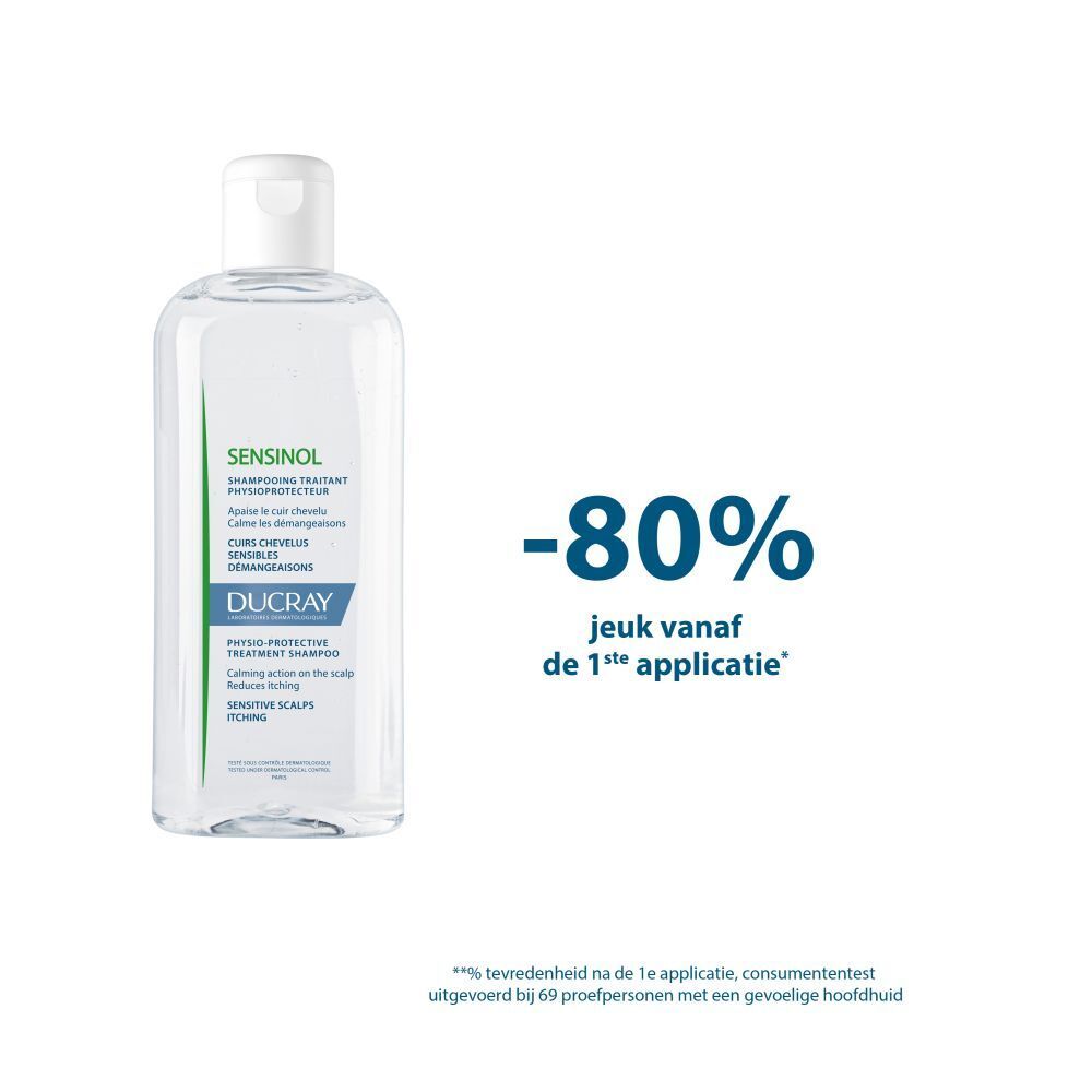 Shampoo fles met tekst: SENSINOL, DUCRAY. Kalmeert de hoofdhuid, verzacht jeuk. Zonder parfum.