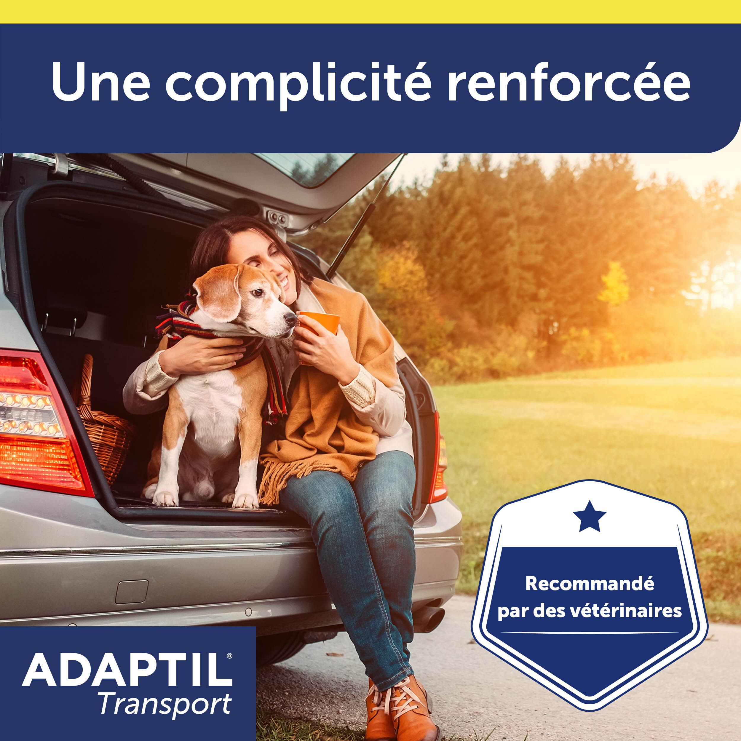Femme et chien dans une voiture. Logo du spray ADAPTIL® Transport. Recommandé par les vétérinaires.