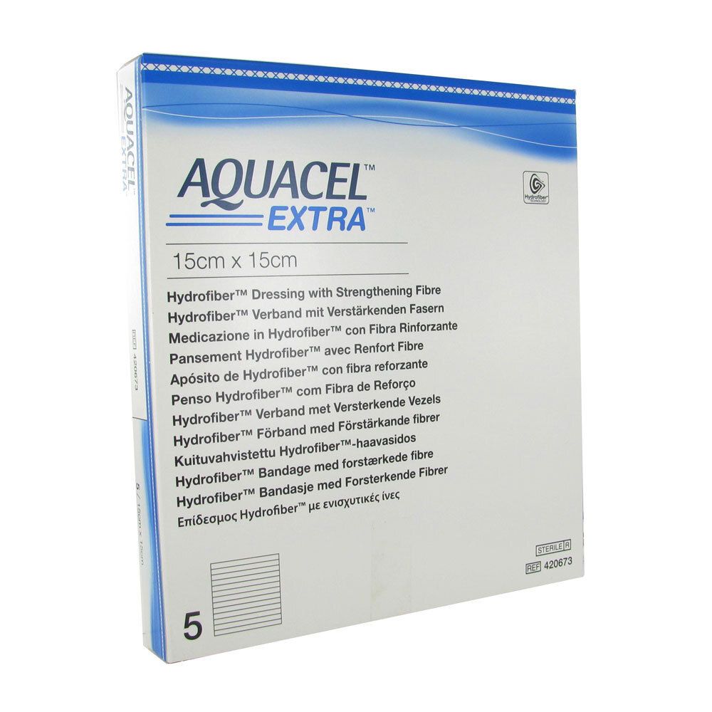 Verpackung AQUACEL™ EXTRA™ Hydrofiber 15x15cm. Aufschrift: Hydrofiber Dressing, 5 Stück. Produktinformationen in mehreren Sprachen.