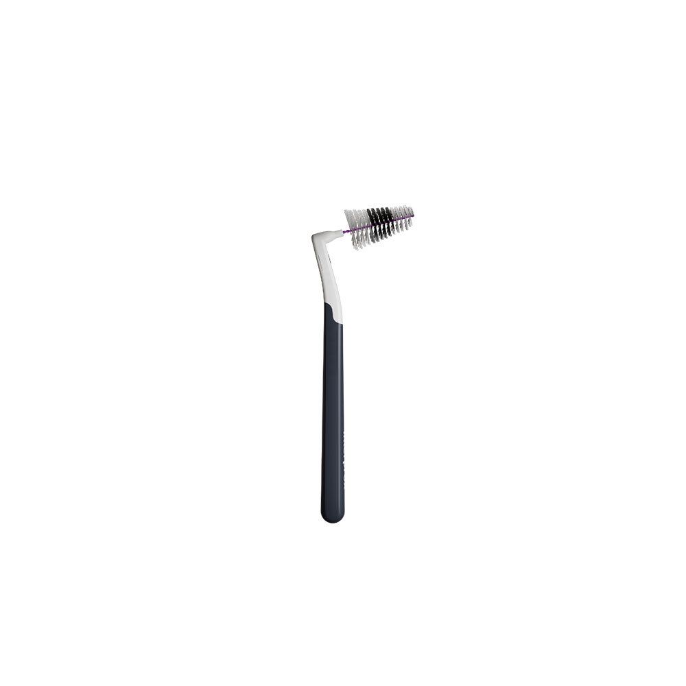 Interprox Plus Brush XX Maxi. Hoekige borstel met zwart handvat en witte borstelharen.