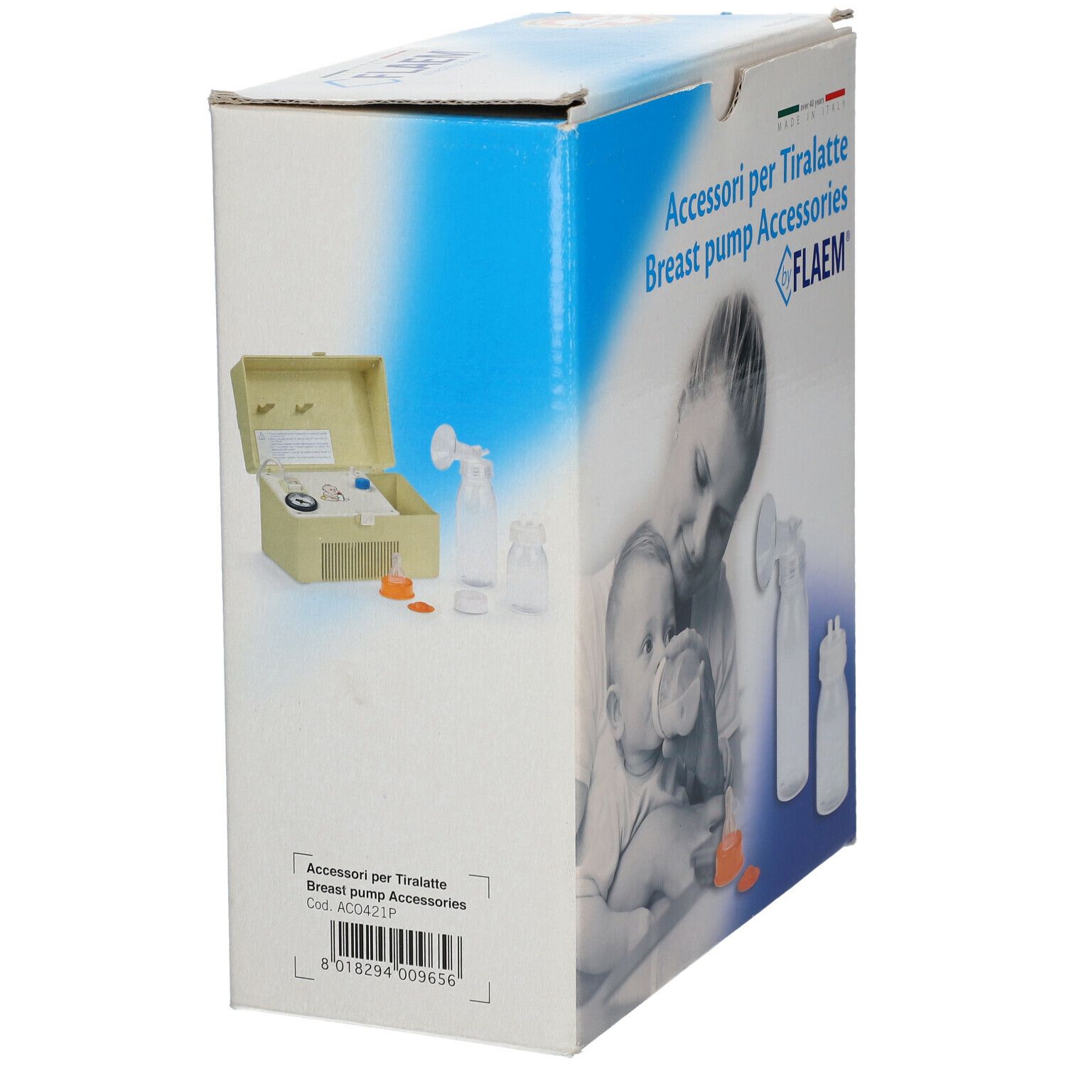 Vue latérale de l'emballage. Inscription : Accessori per Tiralatte Breast pump Accessories. Logo FLAEM®. Image de tire-lait.