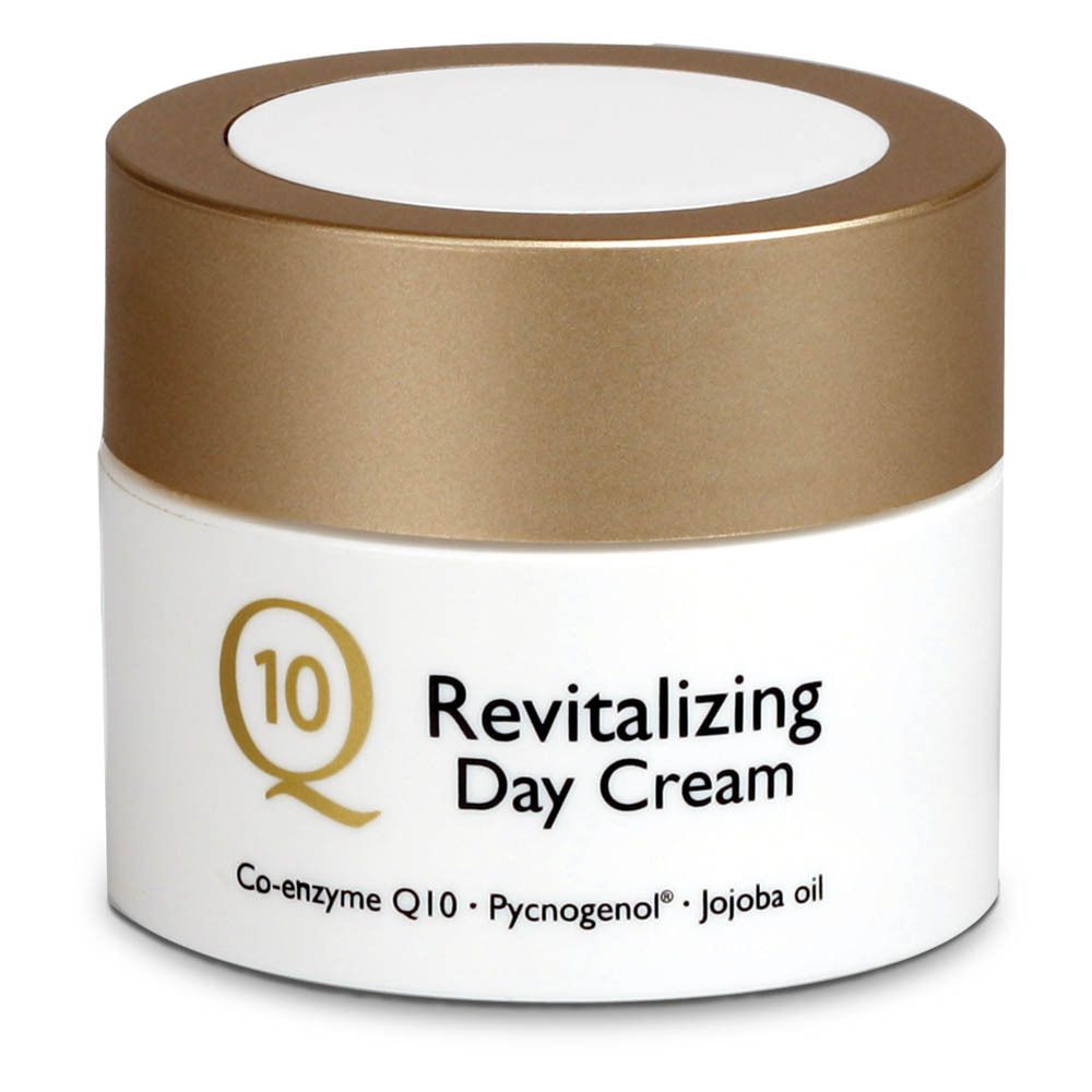 Pot de crème avec couvercle doré et contenant blanc. Inscription: Q10 Revitalizing Day Cream.