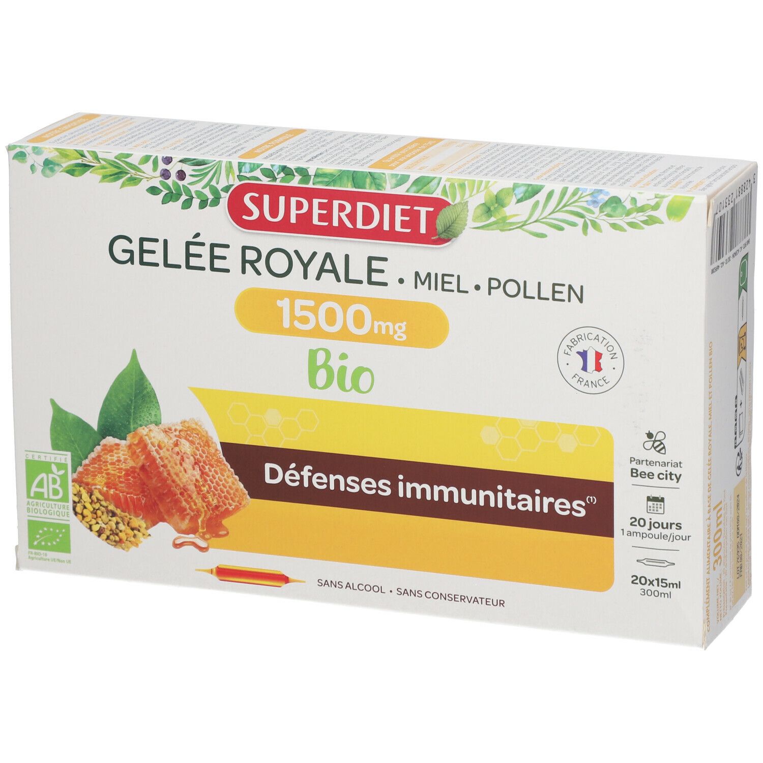 Boîte SUPERDIET Gelée Royale BIO. Inscription : Gelée Royale 1500mg, Miel, Pollen, Bio. Illustration de rayon de miel et ampoules.