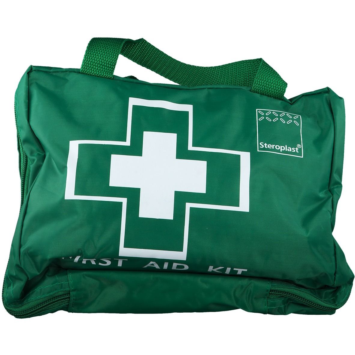 Trousse de premiers secours verte avec croix blanche. Poignée, fermeture éclair, logo 'Steroplast'. Inscription 'FIRST AID KIT'.