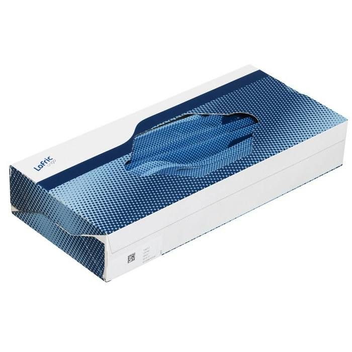 Geschlossene weiße Box mit blauem Design. LoFric-Logo. Aussparung zur Entnahme der Katheter.