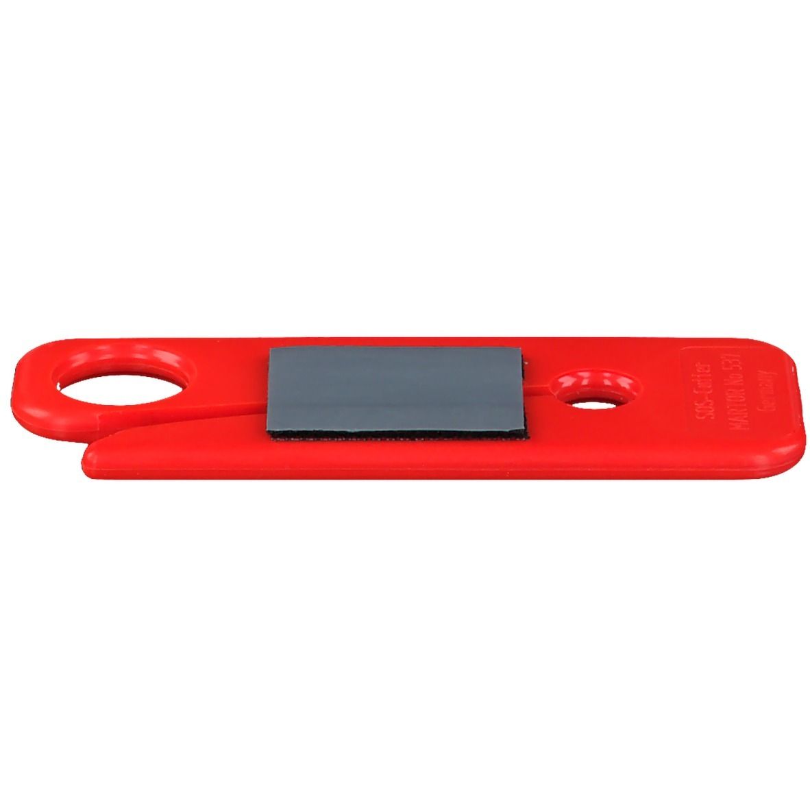 Roter Gurtmesser mit grauem Rechteck. Schlankes Design mit Loch und Aussparung. Aufdruck mit Text.