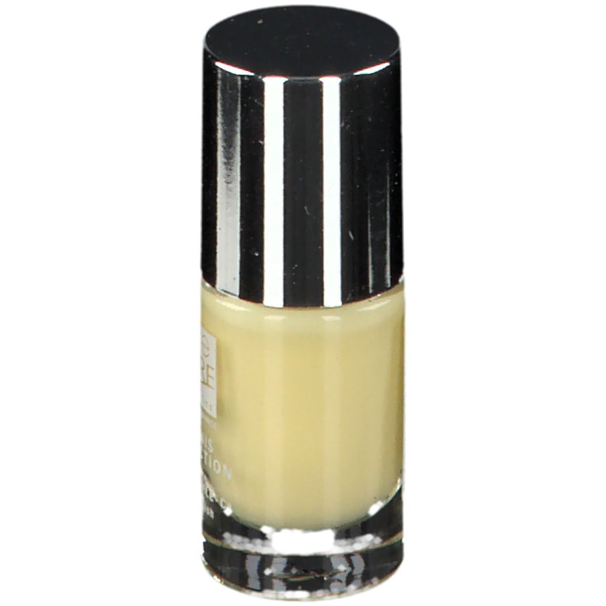 Flacon de vernis à ongles avec bouchon argenté. Liquide jaune visible. Angle de vue latéral.