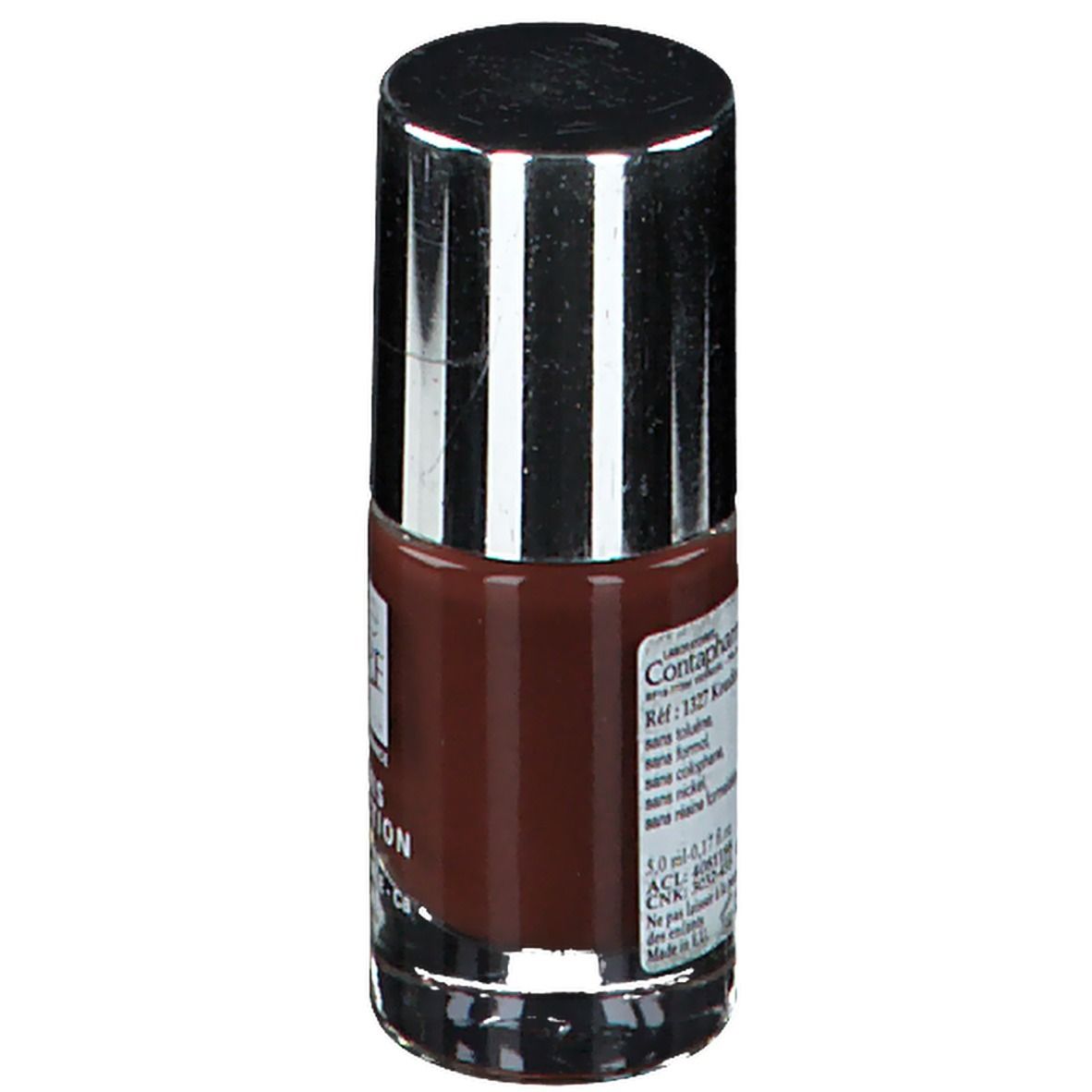 Flacon de vernis à ongles marron. Bouchon argenté. Étiquette avec informations et code-barres.