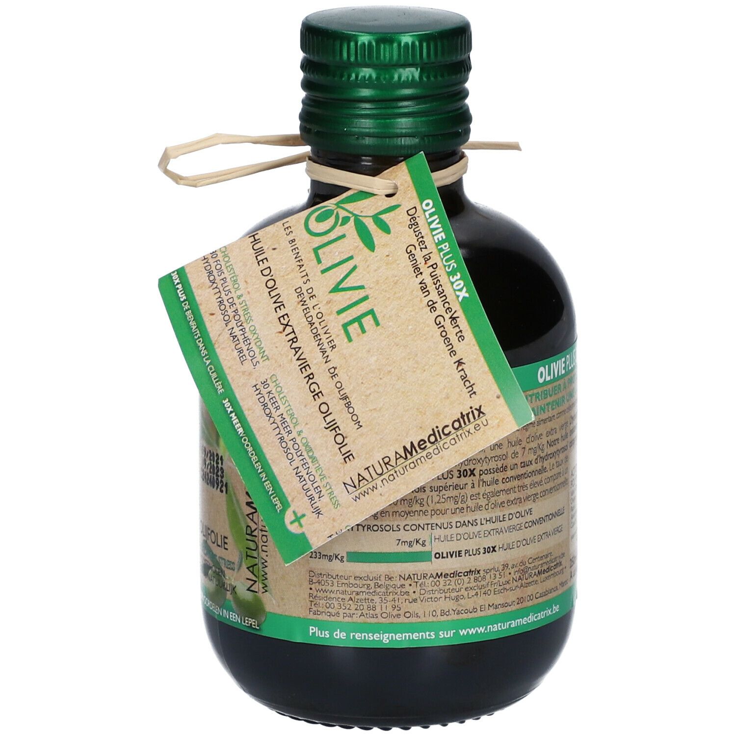 Groene glazen fles olijfolie. Etiket met productinfo en merk Olivie. Groen-bruine dop en papieren label.