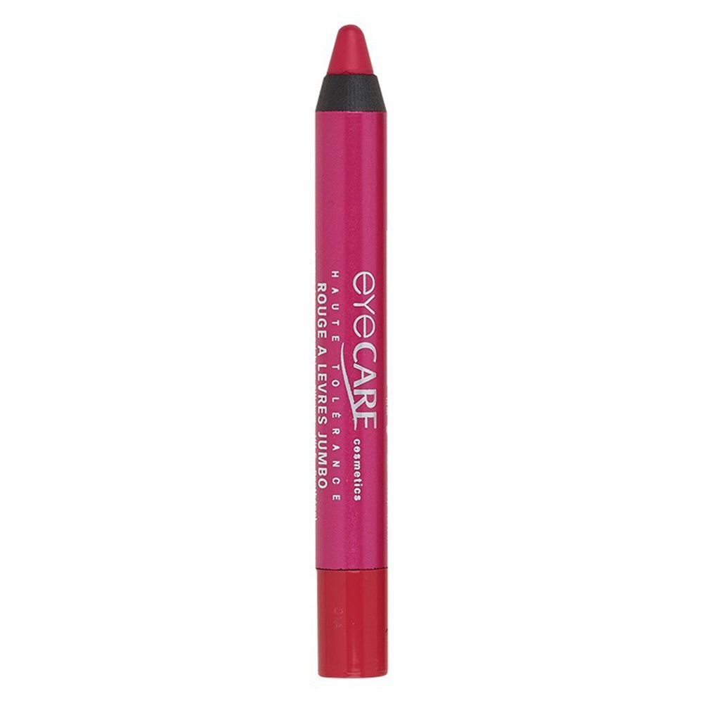 Rouge à lèvres rouge en bâton avec corps noir et capuchon argenté. Inscription: Eye Care Cosmetics.