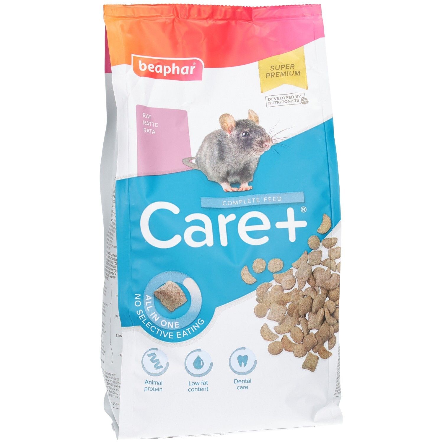 Zijaanzicht van een Beaphar Care+ rattenvoerzak, met de verpakking en enkele tekstuele details.