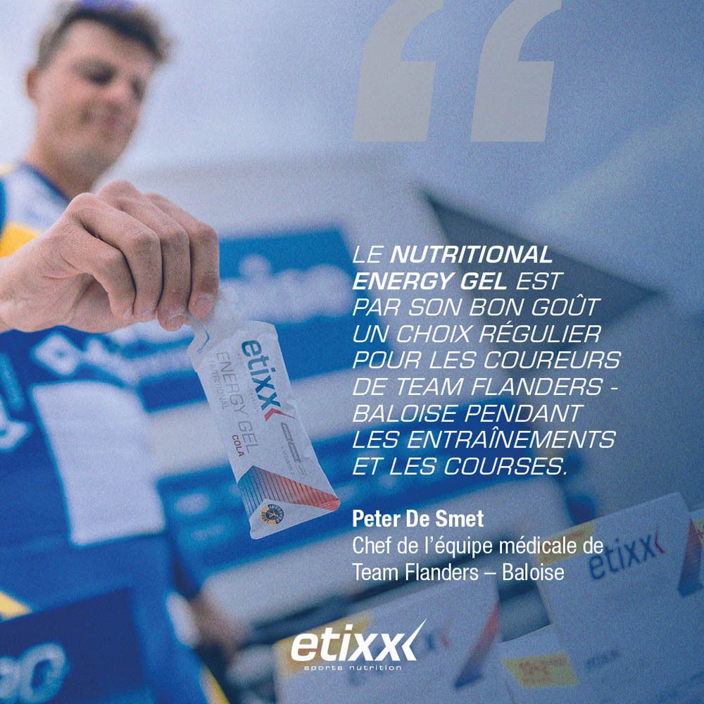 Homme tenant Etixx Energy Gel Cola. Citation. Team Flanders-Baloise. Sport Banned Tested.