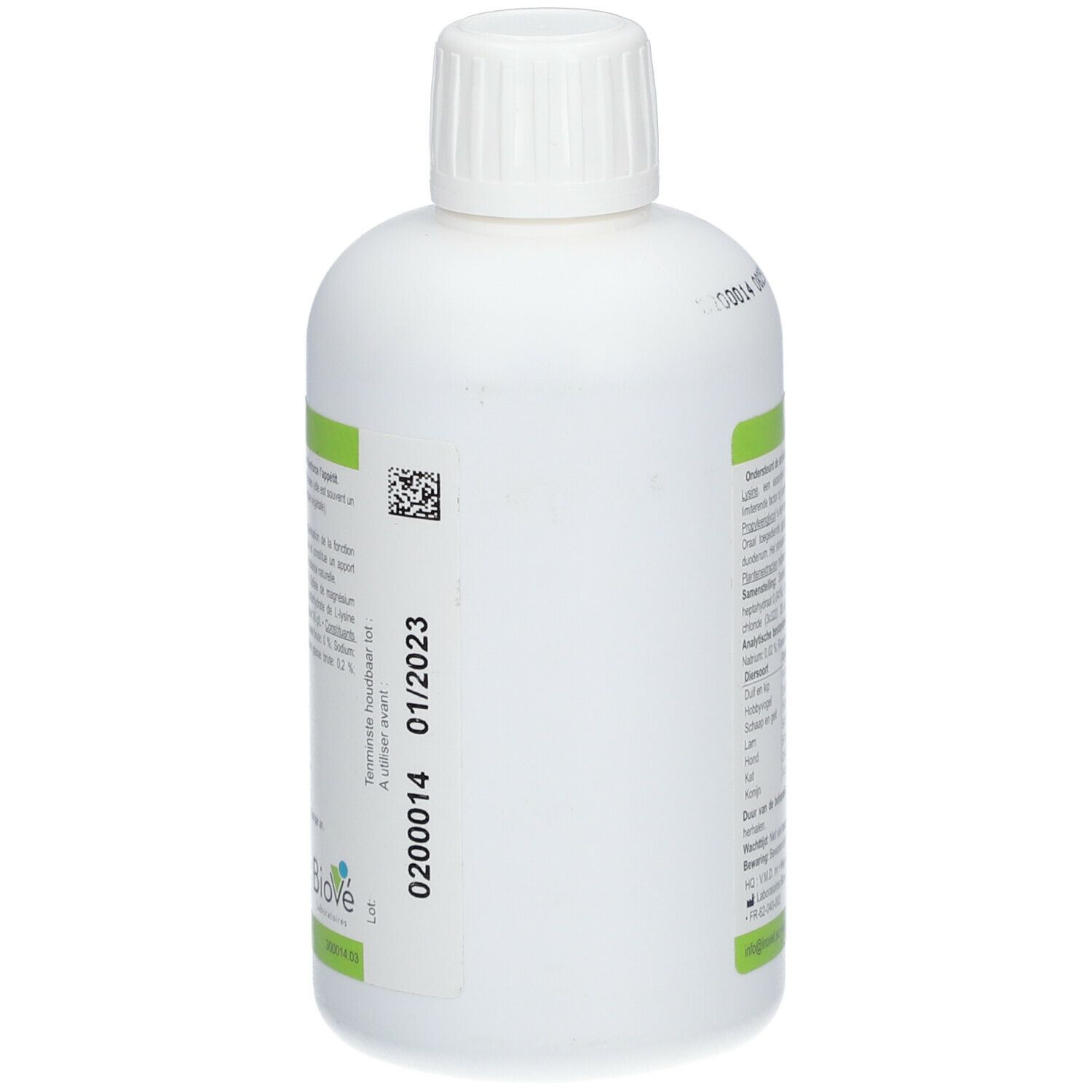 Witte fles, zijaanzicht. Tekst en barcode. Groene strook. Houdbaarheidsdatum 01/2023. Witte dop.