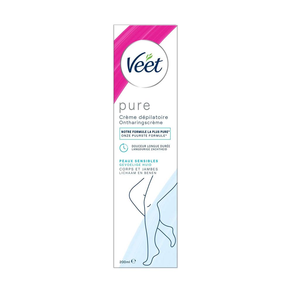 Emballage de crème dépilatoire Veet pure. Rectangle blanc avec accent rose. Pour peaux sensibles. Inscription en français et néerlandais.