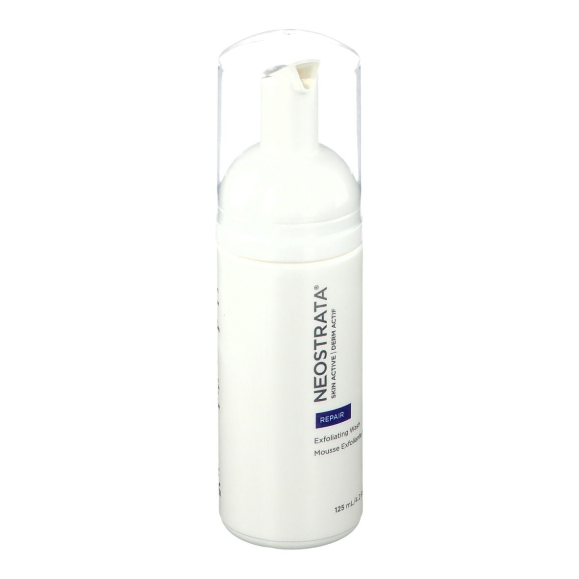 Flacon blanc avec pompe. Inscription: NEOSRTATA, Exfoliating Wash. Accents bleus. Couvercle transparent.