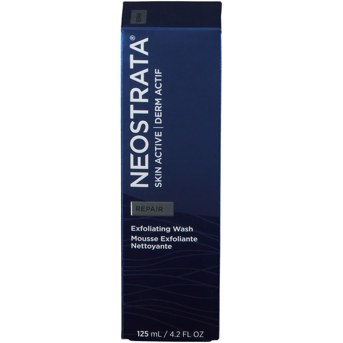 Emballage bleu. Inscription: NEOSRTATA, Exfoliating Wash. Écriture blanche. Informations sur le produit.