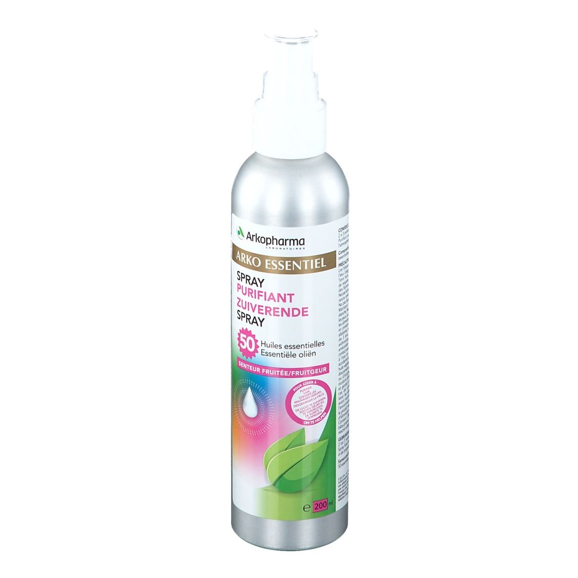 Flacon spray argenté, tête blanche. Étiquette avec nom du produit, logo et informations. Fond coloré.