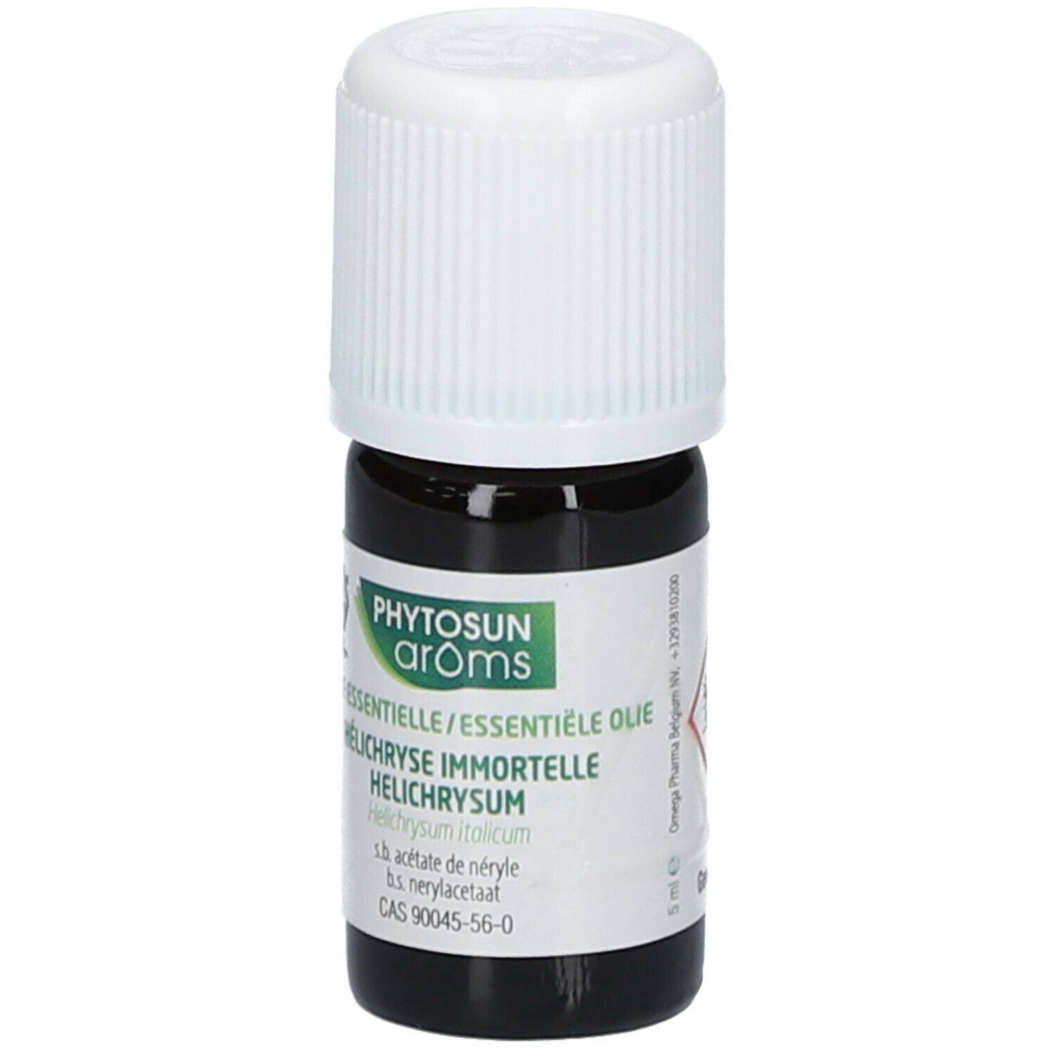 Bruine glazen fles met witte dop. Etiket met productinformatie en logo. 5 ml.