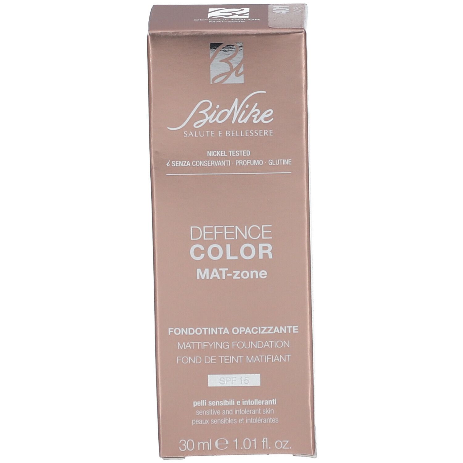 Doos met make-up. Opschrift DEFENCE COLOR MAT-zone. Merk BioNike.