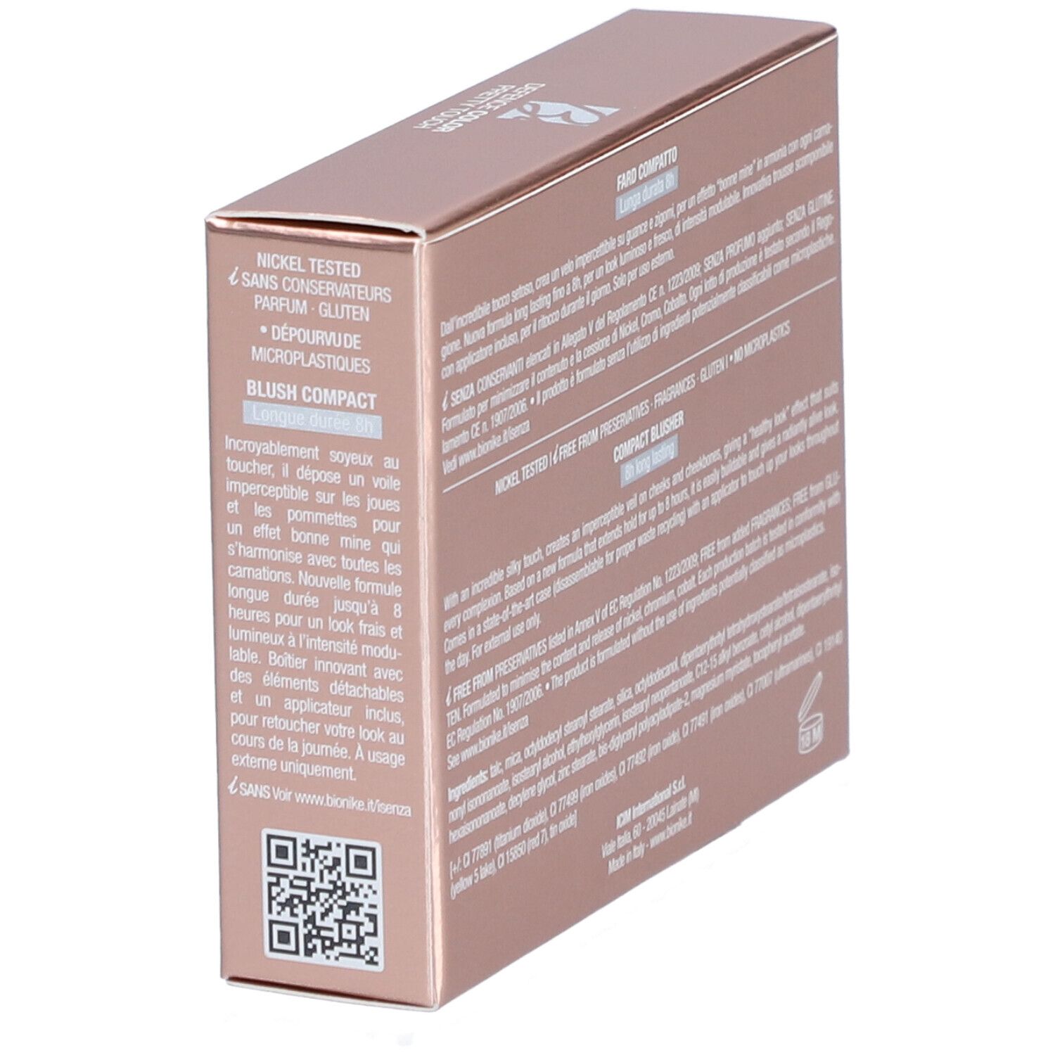 Rückseite der Kompakt-Blusher-Verpackung. Text in mehreren Sprachen. Enthält Inhaltsstoffe.