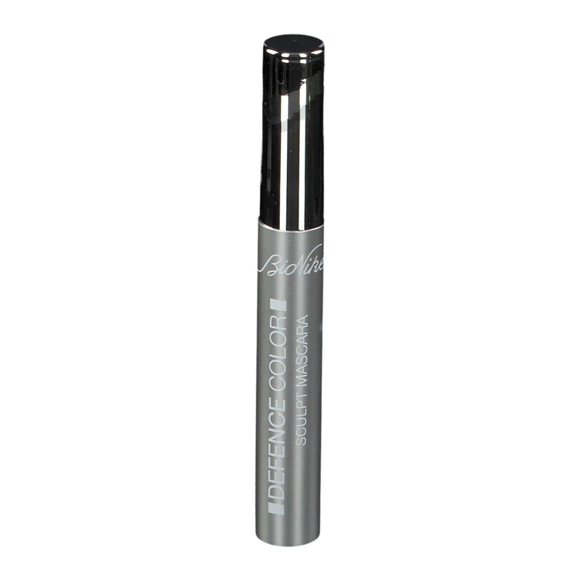 Tube de mascara argenté avec bouchon noir. Inscription: DEFENCE COLOR SCULPT MASCARA.