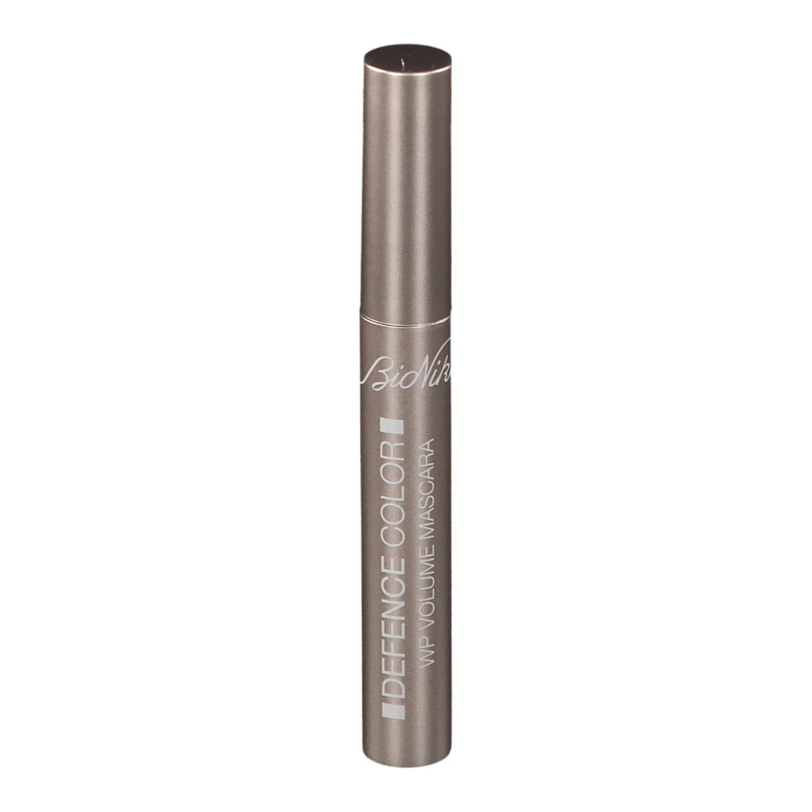 Mascara-Tube, silberfarben. Schriftzug: Defence Color WP Volume Mascara.