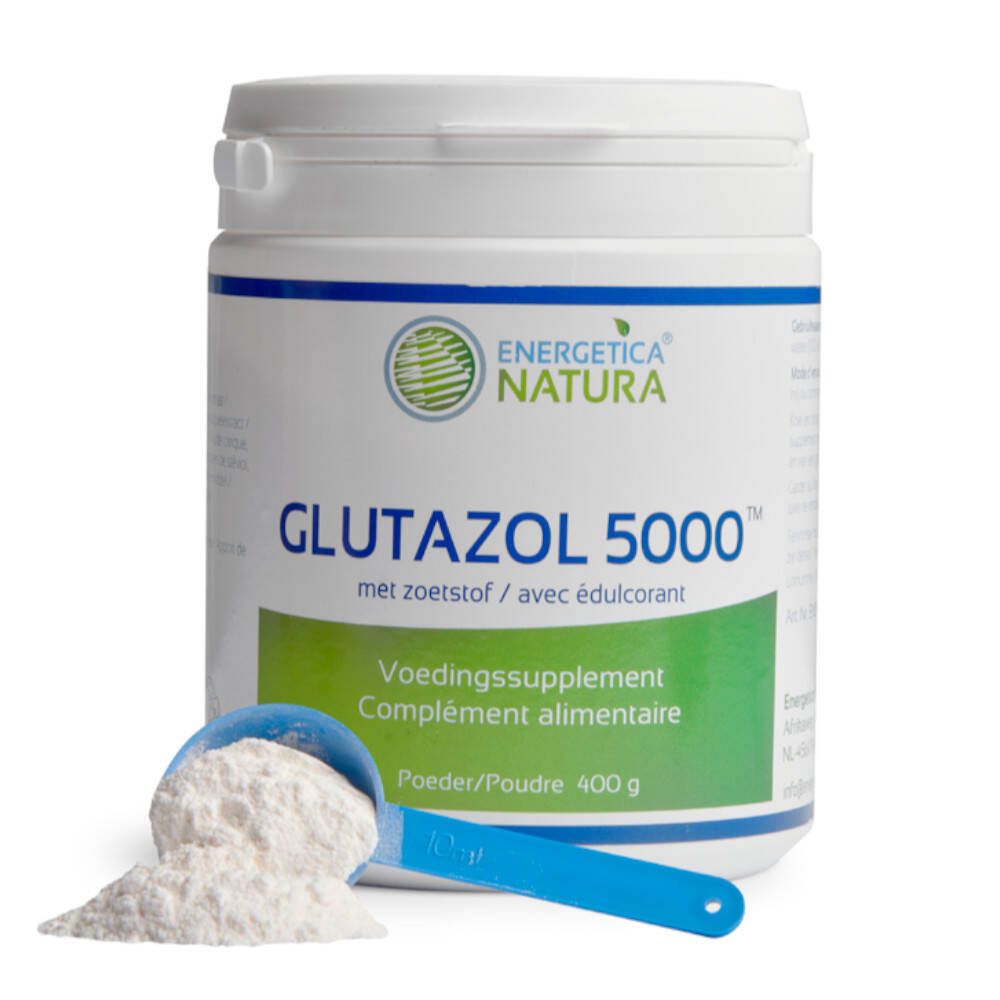 Poudre blanche et cuillère bleue. Pot ENERGETICA NATURA GLUTAZOL 5000™ en arrière-plan.