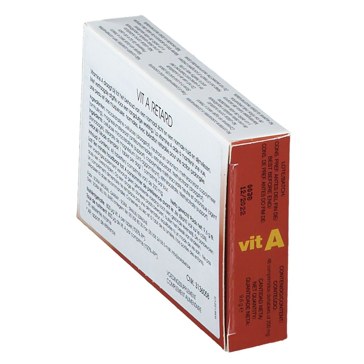 Schrägansicht der "vit A"-Tablettenschachtel. Text auf der Seite. Enthält Informationen zum Mindesthaltbarkeitsdatum.