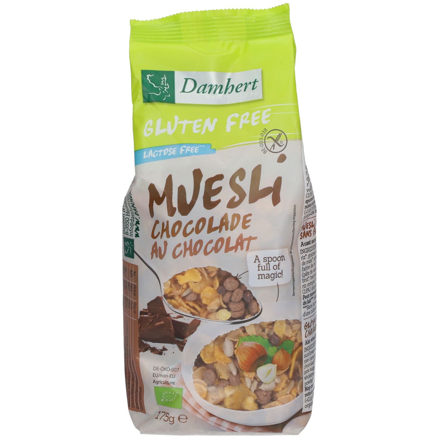Schrägansicht der Damhert Schoko Müsli glutenfrei Verpackung. Grün-weiße Tüte mit Produktabbildung und Aufschrift.