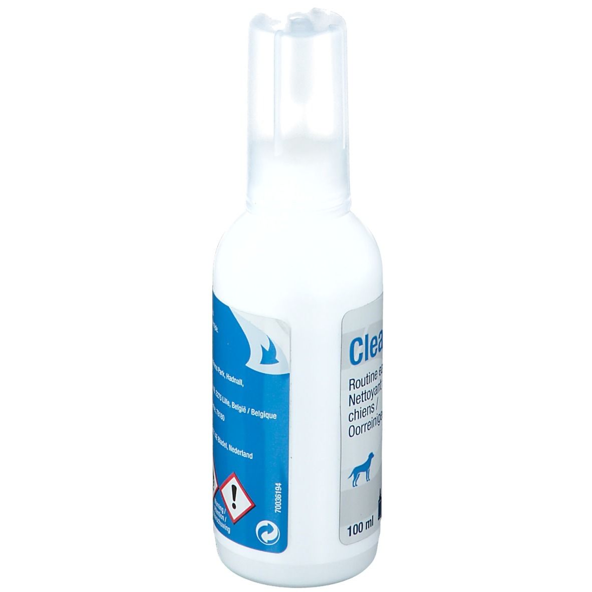 Witte fles met transparante dop. Opschrift: CleanAural, Routine ear cleaner for dogs. 100 ml. Gevarensymbolen.