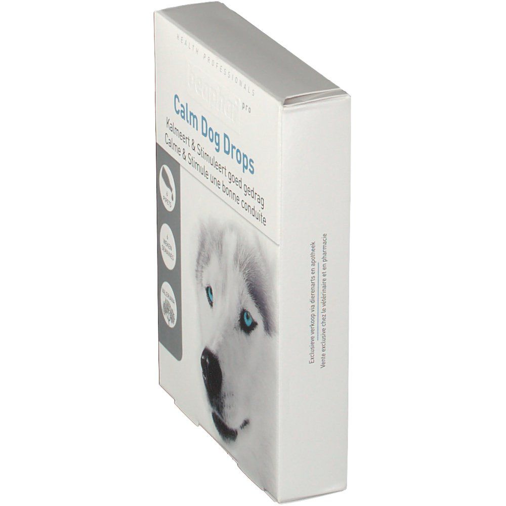 Schrägansicht der Produktverpackung. Aufschrift: Calm Dog Drops. Abbildung eines Hundes. Symbole für Pipetten, Wochen und Baldrian.