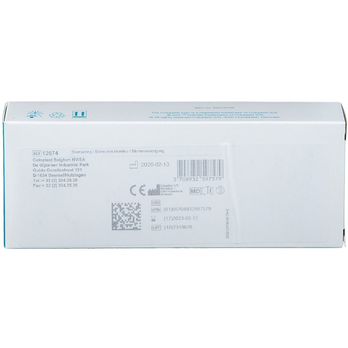 Boîte rectangulaire blanche avec coin bleu. Informations produit, code-barres et marquage CE imprimés.
