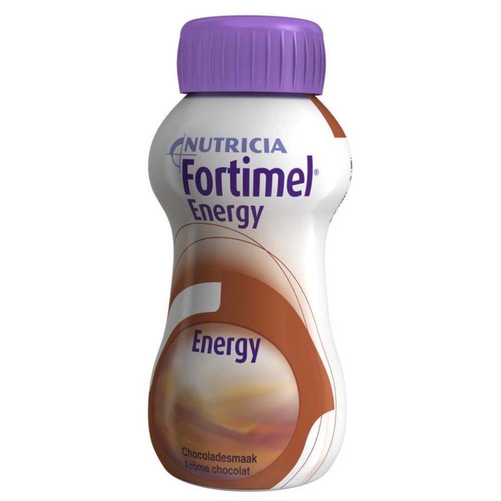 Enkele fles Fortimel Energy. Paarse dop, bruin-wit ontwerp. Opschrift Energy en smaak.