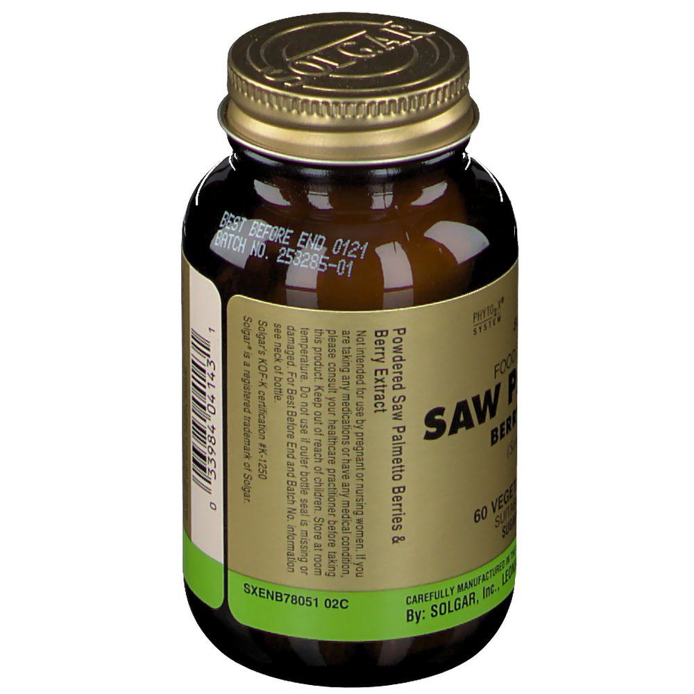 Flacon en verre brun avec bouchon doré. Étiquette avec informations produit et code-barres. Solgar Saw Palmetto Berry Extract.