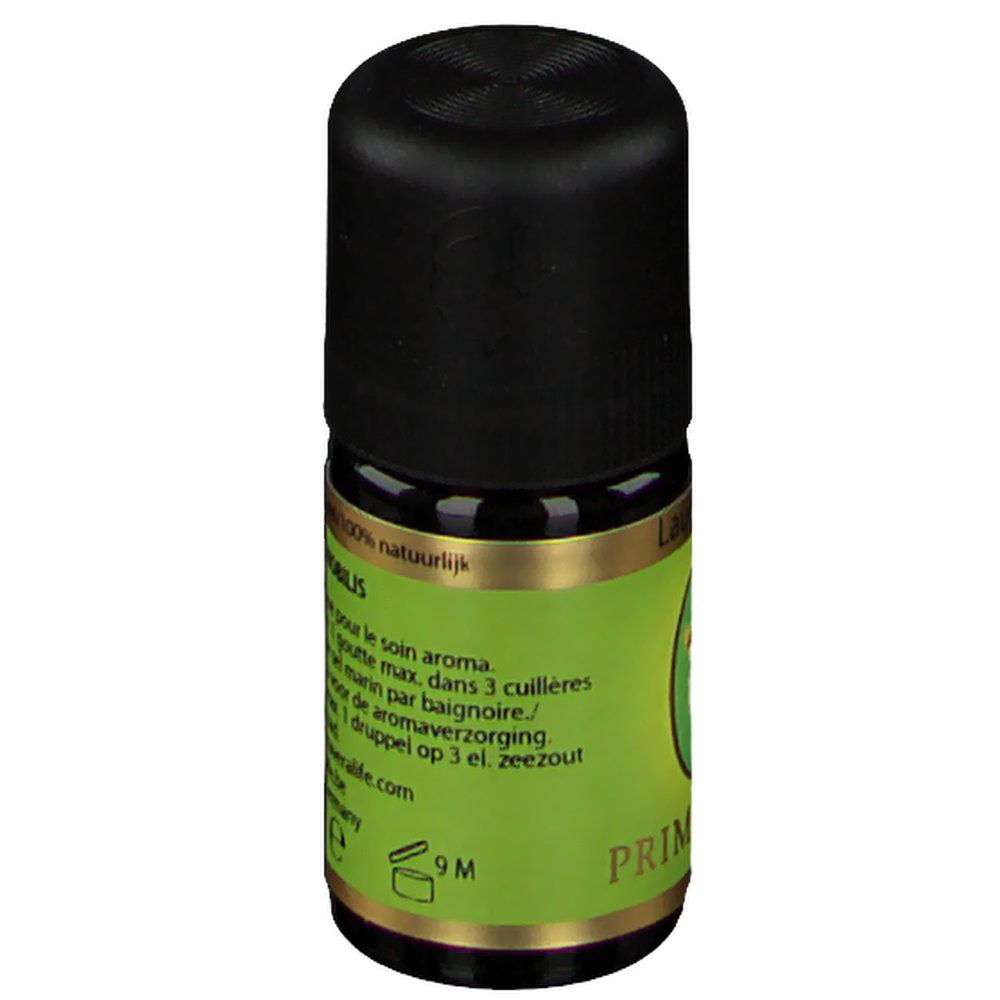Bruine glazen fles met zwarte dop. Groen etiket met productinformatie en logo.