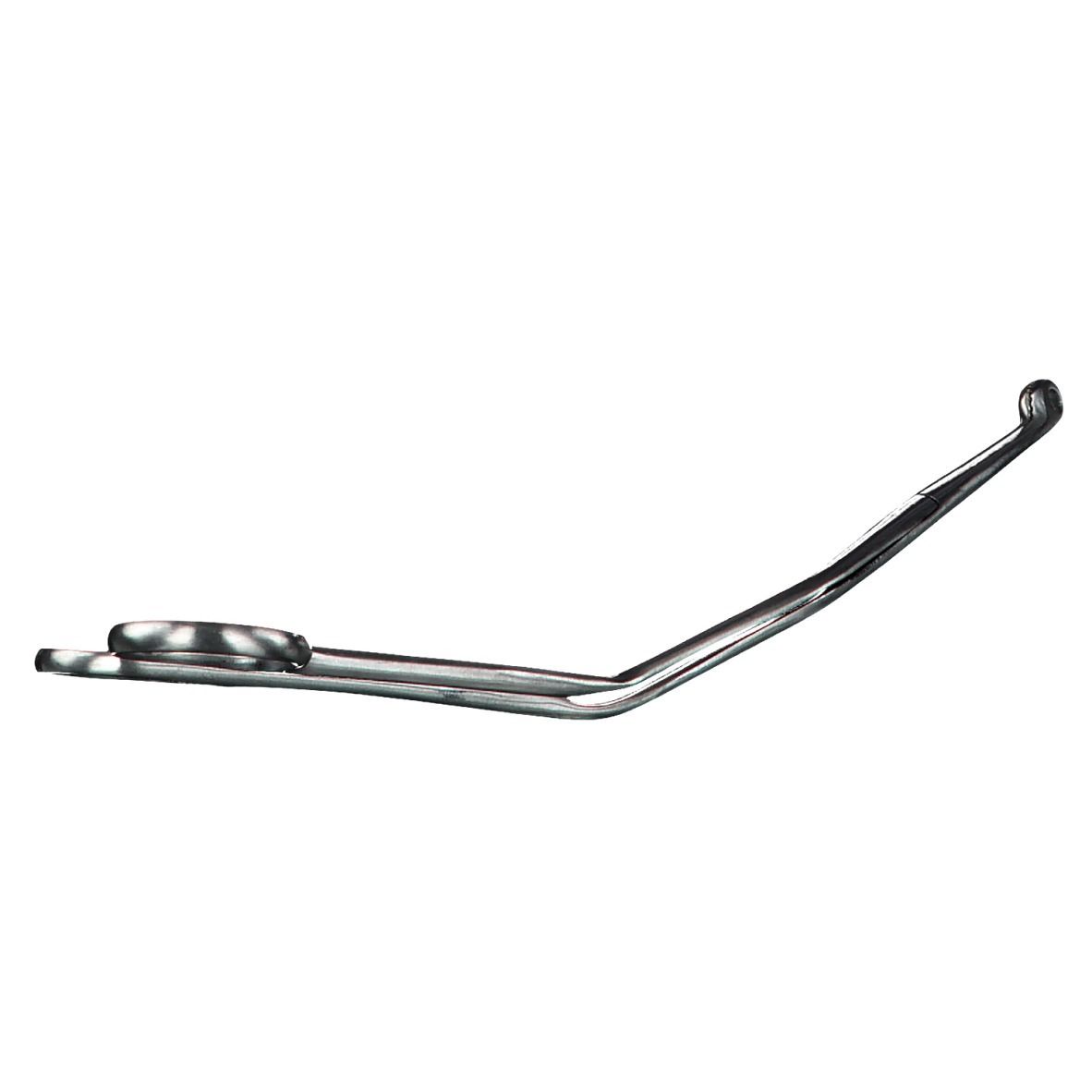 Pince métallique avec anneau de préhension et pointe incurvée. Instrument médical, isolé sur fond blanc.