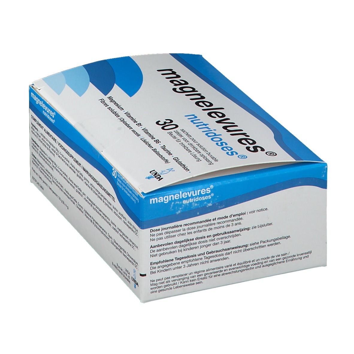 Schuin geplaatste verpakking van "magnelevures nutridoses" met 30 doses. Blauw-witte verpakking.