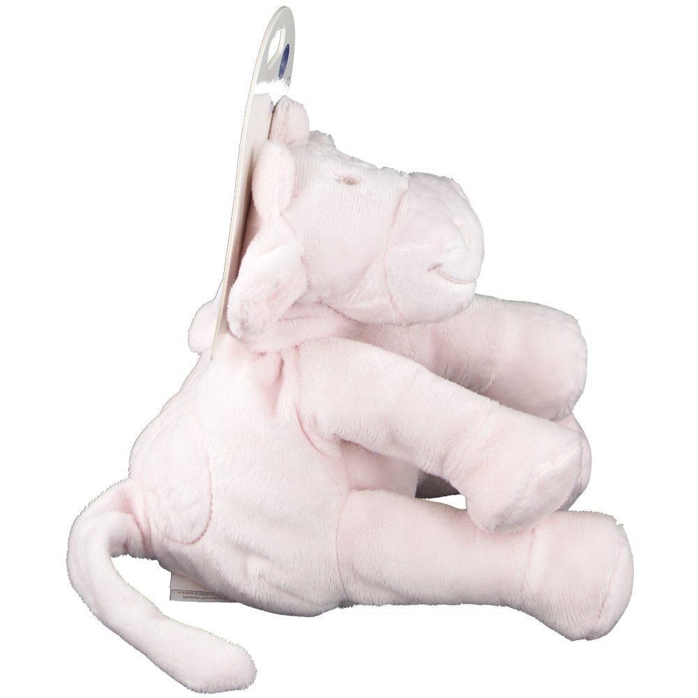 Peluche vache rose avec étiquette. Vue latérale. Étiquette avec texte. Dispositif de suspension. Aucun autre détail.
