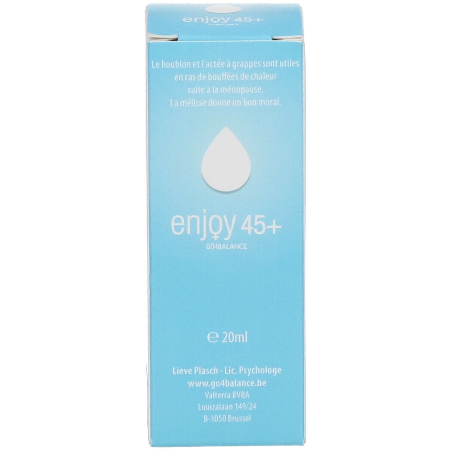 Lichtblauwe doos met "enjoy 45+" en druppelsymbool. Tekst en logo. Witte achtergrond.