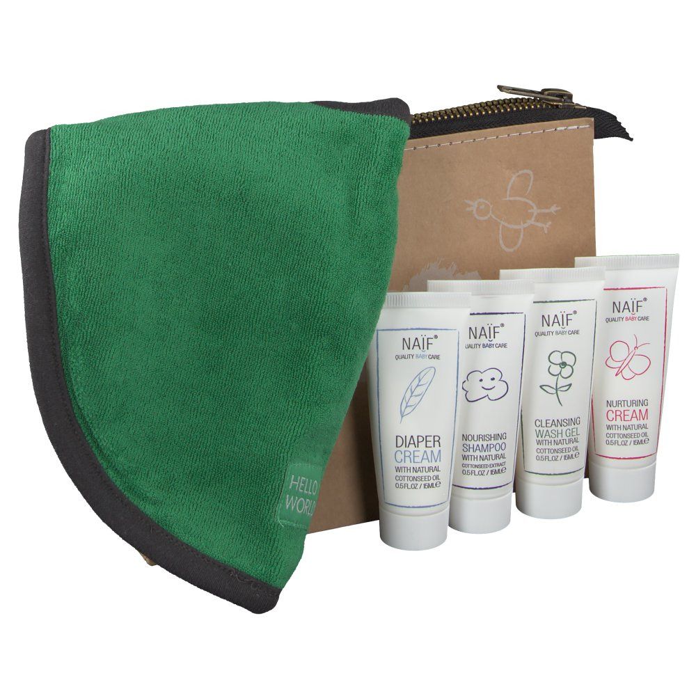 Set met groene washand, toilettas en vier tubes. Op de tubes staat "NAÏF".