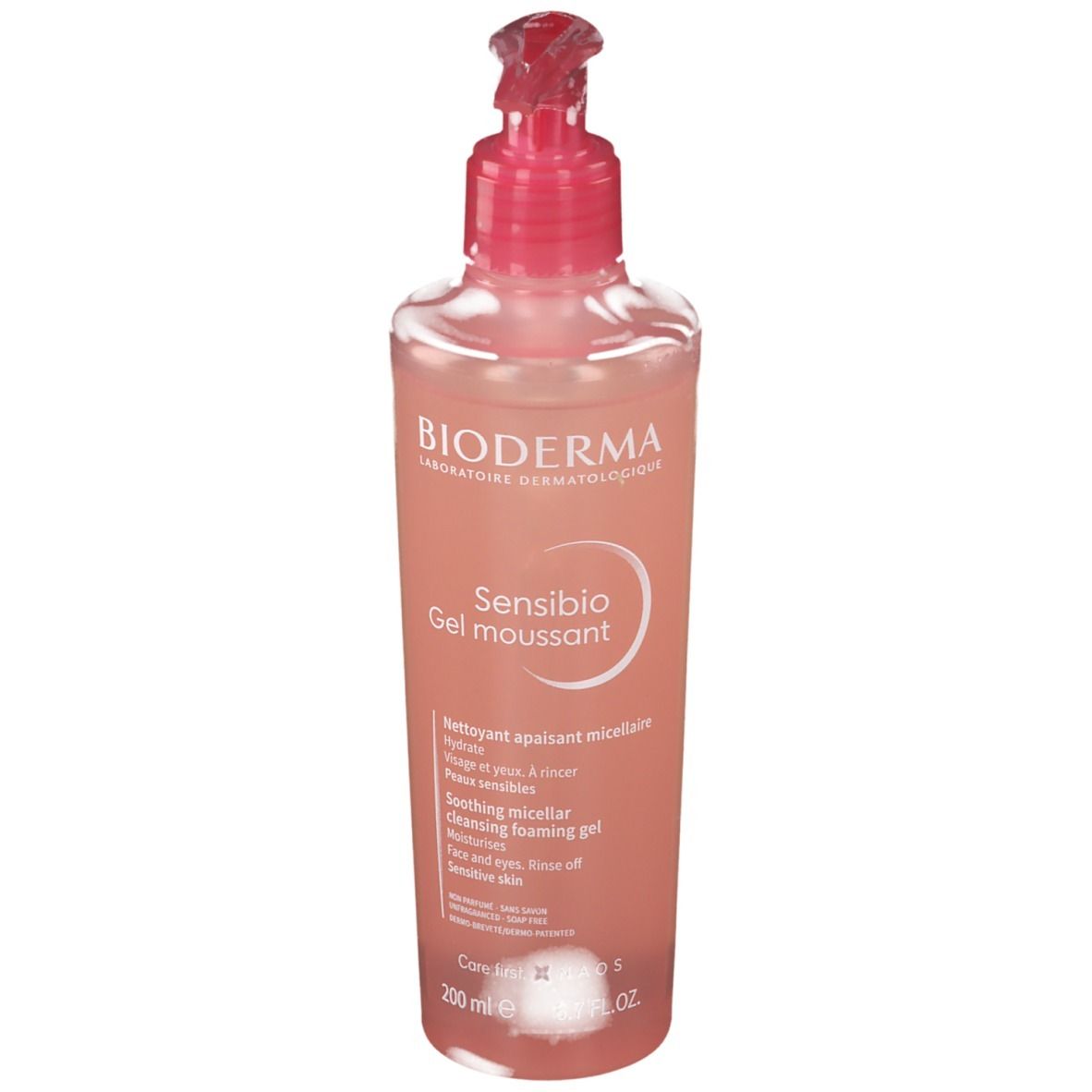 BIODERMA Sensibio Gel moussant. Flacon pompe. Liquide rose. Texte: Gel nettoyant pour peaux sensibles.