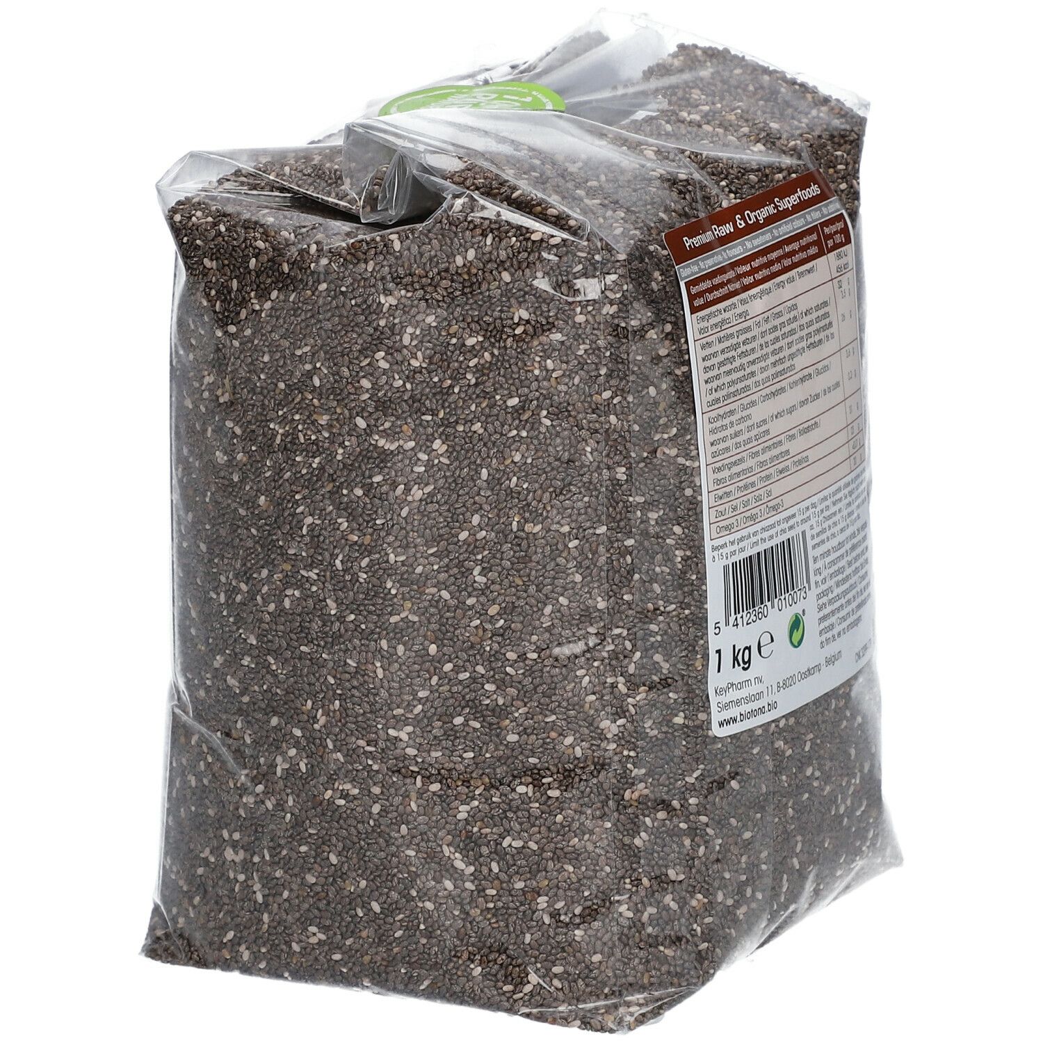 Verpackung mit schwarzen Chia-Samen. Aufdruck: Biotona, black Chia, 100% raw seeds. 1 kg. Nährwertangaben.