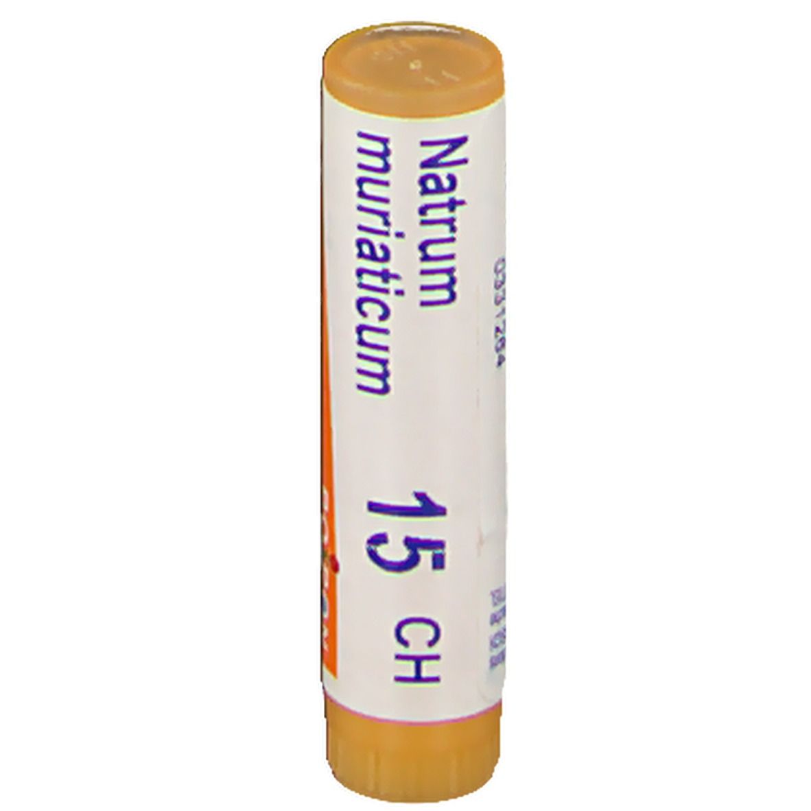 Cilindervormige verpakking met wit etiket. Opschrift: Natrum muriaticum 15 CH. Oranje dop en bodem.