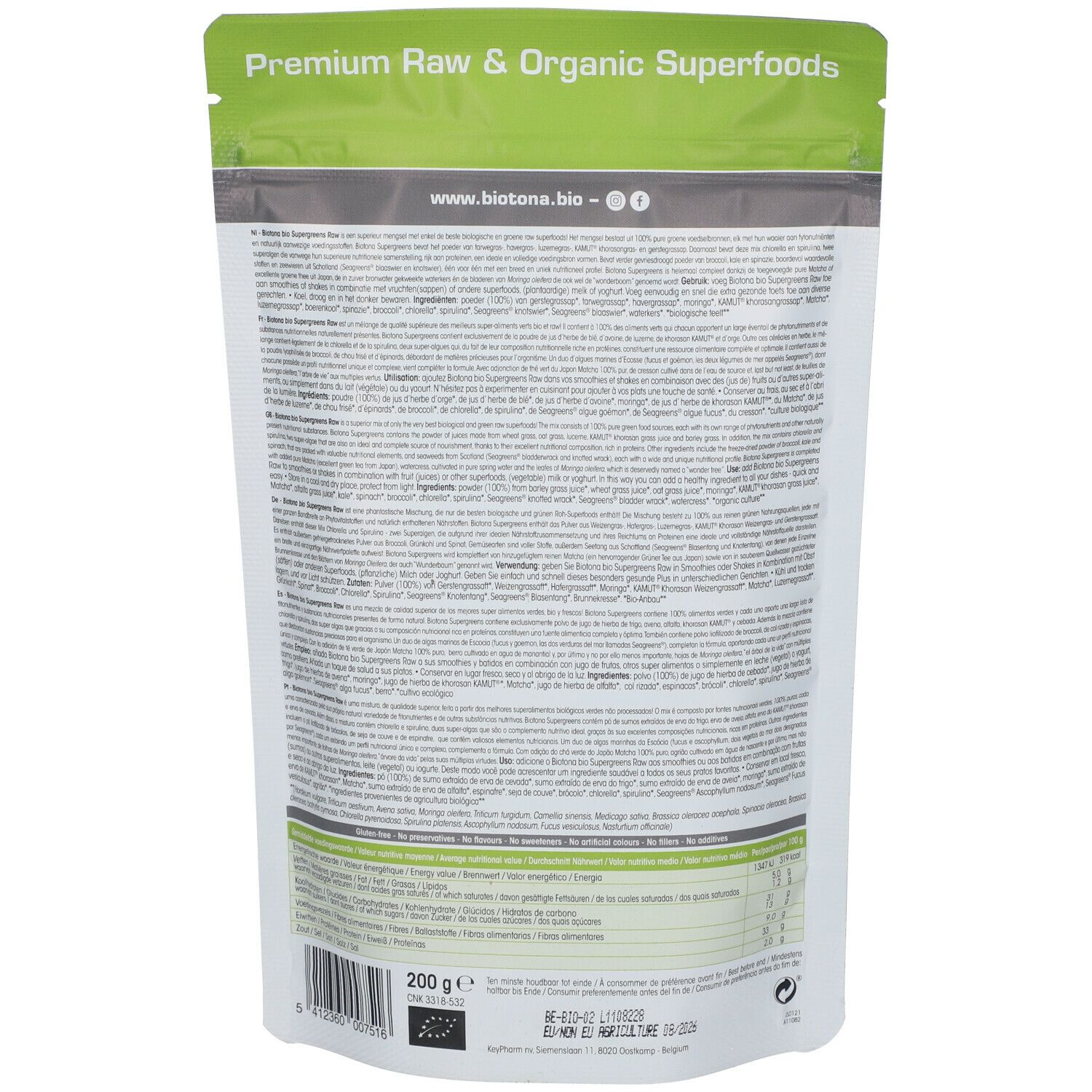 Achterkant van de Biotona Supergreens verpakking. Tekst in meerdere talen. 200g. Bio-keurmerk.