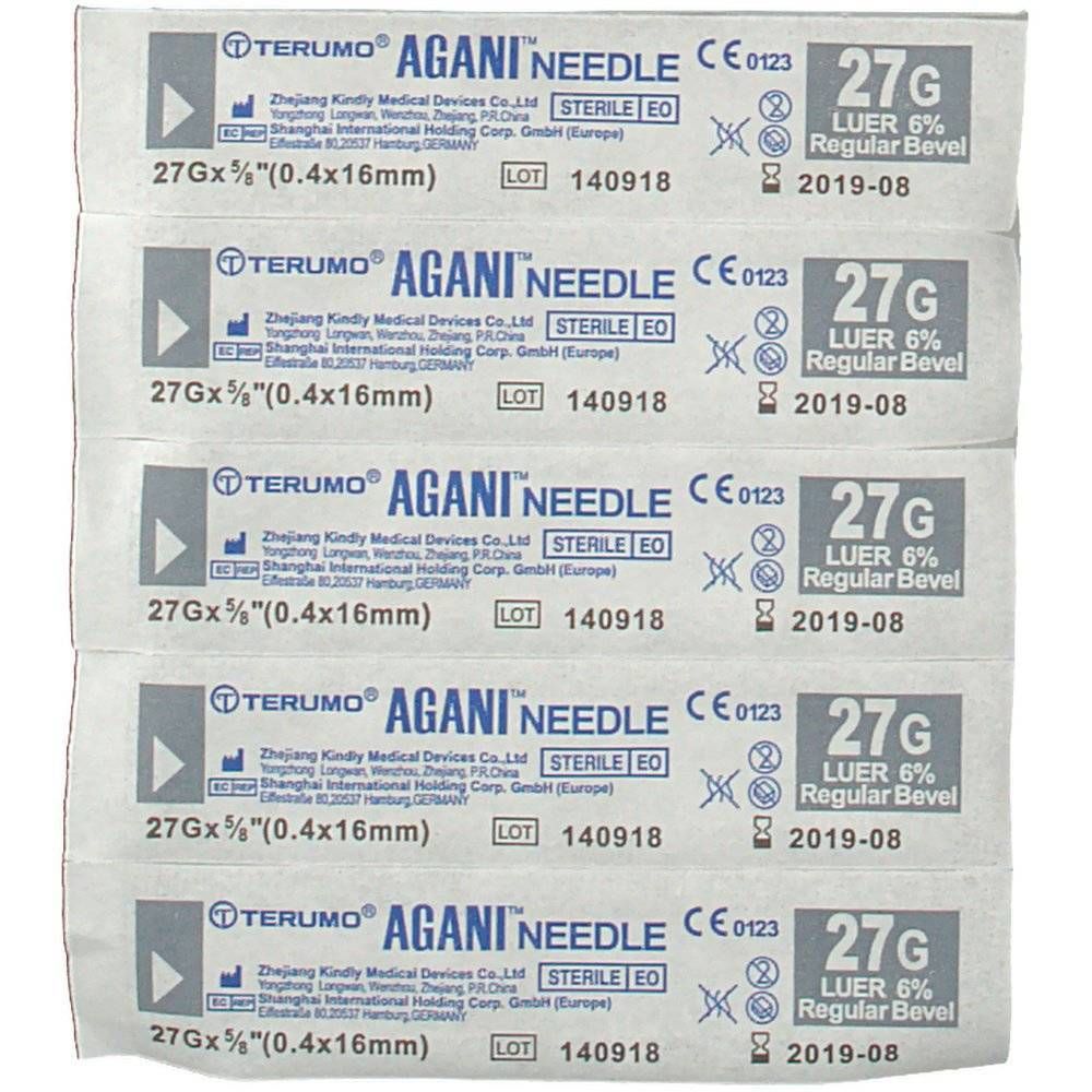 Vijf steriele naaldverpakkingen. Opdruk: TERUMO AGANI NEEDLE, 27G x 5/8 (0,4x16mm), CE-markering, lotnummer, vervaldatum.