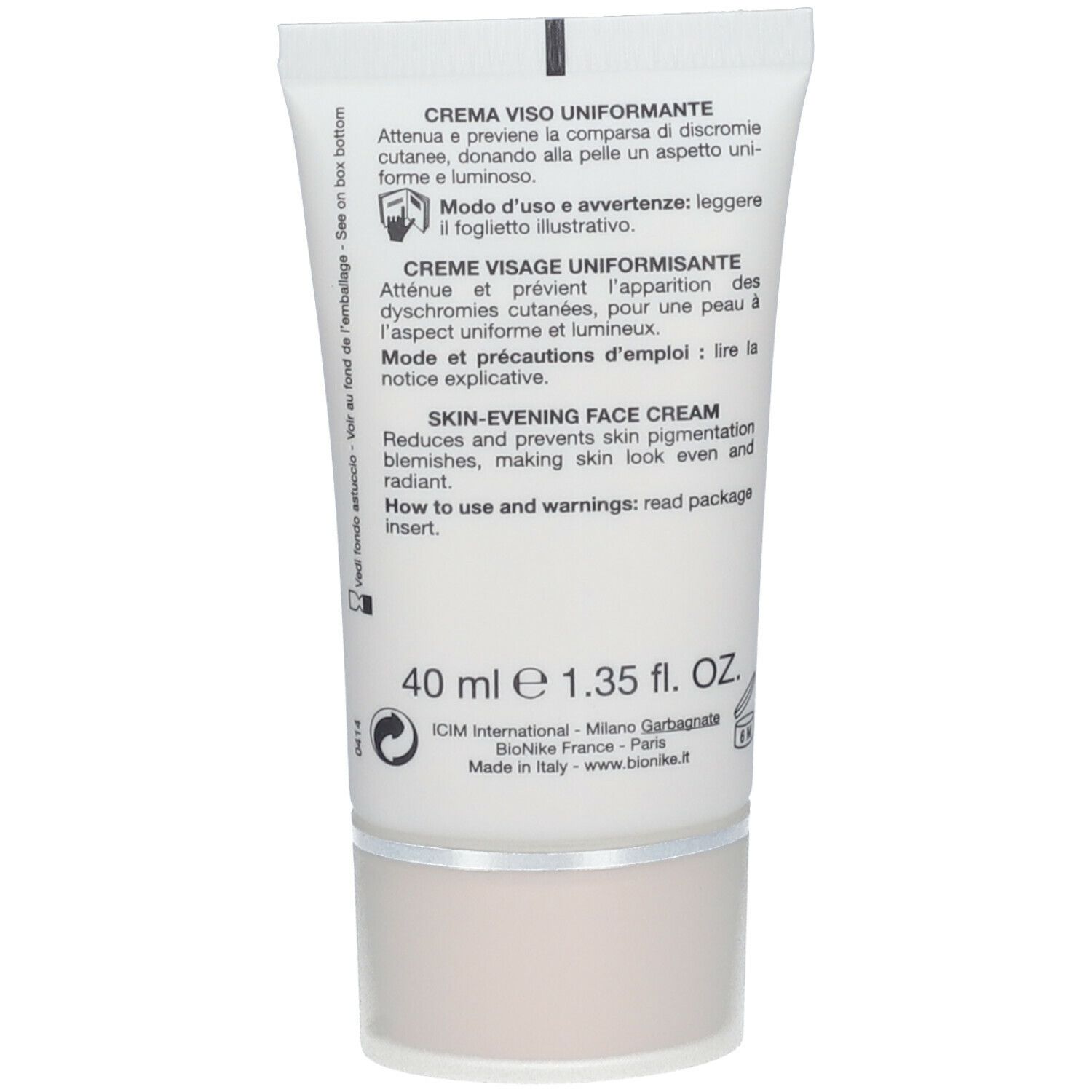 Achterkant van de crèmetube. Tekst: Gezichtscrème, 40 ml, 1.35 fl. oz. Fabrikantinformatie. Instructies.