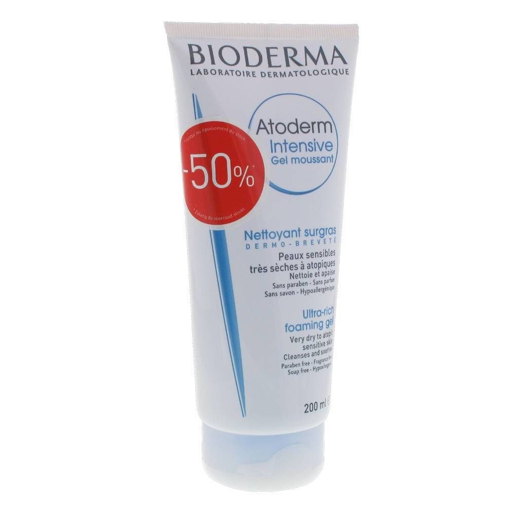 Tubo bianco-blu con scritta BIODERMA, Atoderm Intensive Gel moussant. Cerchio rosso con -50%.